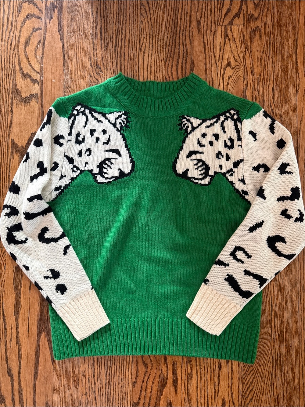 Women’s Green Animal-Print Crewneck Sweater Size Medium - Jaguar Knit Top